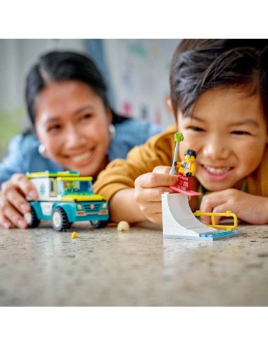 LEGO-60403,Lego City Ambulanta De Urgenta Si Practicant De Snow Boarding 60403
