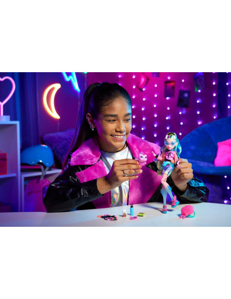 MTHHK55,Monster High Papusa Lagoona Blue Cu Animalut Si Accesorii