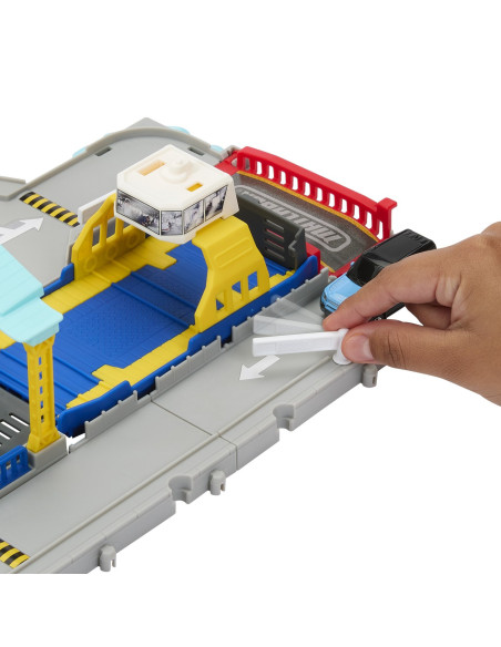 MTGVY82_HMH29,Matchbox Set Action Divers Ferry Port