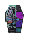 MTHNF82,Monster High Neon Frights Papusa Twyla