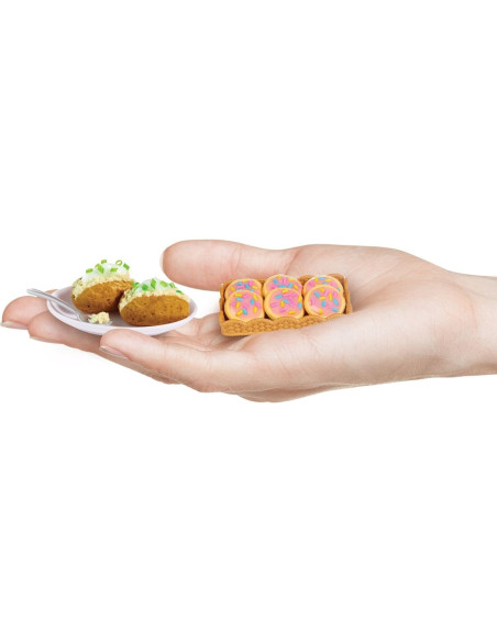 MGA505396EUC,Mga’s Miniverse Mini Food CafÉ S3 Set Surpriza