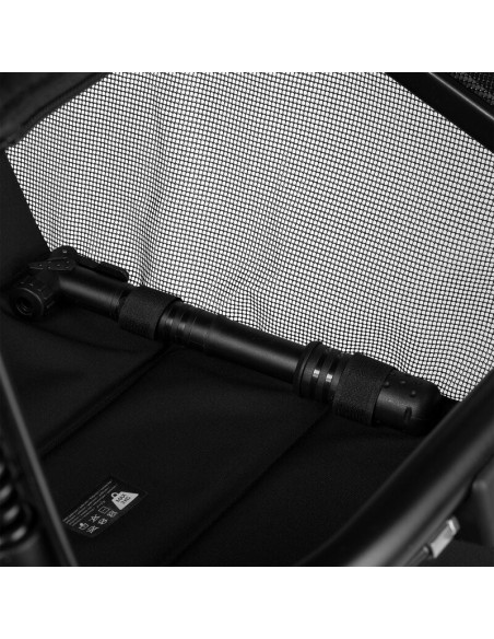 BN-LO-AZURA_BLACK_ONYX,Carucior sport, Lionelo, Azura, Cu 3 roti, Cu baldachin XXL impermeabil, Pliere compacta, Pana la 22 kg, 