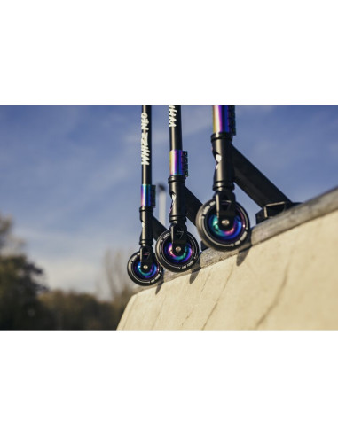 BN-LO-WHIZZ_NEO_BLACK_CARBON_MULTICOLOR,Trotineta, Lionelo, Whizz, Pentru Acrobatii, Rulmenti ABEC-9, Sistemul de compresie IHC 