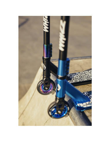 BN-LO-WHIZZ_NEO_BLACK_CARBON_MULTICOLOR,Trotineta, Lionelo, Whizz, Pentru Acrobatii, Rulmenti ABEC-9, Sistemul de compresie IHC 
