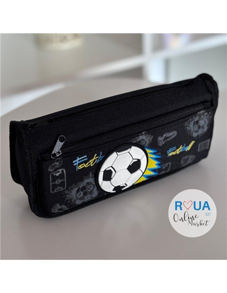 Penar etui dreptungiular cu 2 fermoare, Motiv fotball, Negru