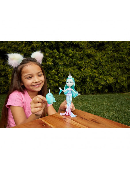 Papusa Enchantimals by Mattel Naddie Narwhal cu figurina