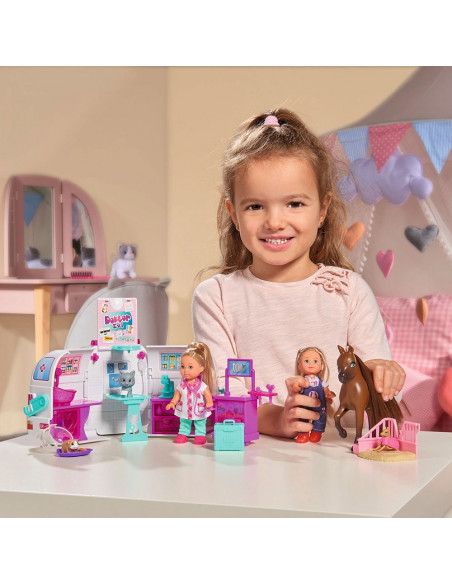 Set Simba Evi Love Doctor Evi 2 in 1 Vet Mobile masina cu