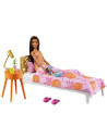 Set Barbie by Mattel Mobilier dormitor cu papusa si accesorii
