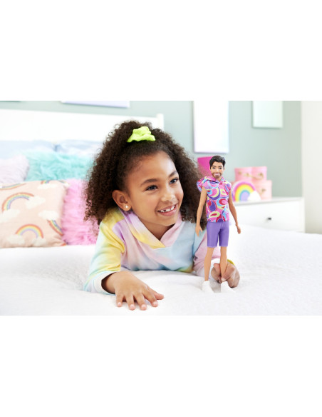 MTDWK44_HRH26,Barbie Papusa Baiat Fashionistas Brunet Cu Barba Si Tricou Cu Gluga
