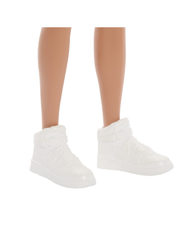 MTDWK44_HRH26,Barbie Papusa Baiat Fashionistas Brunet Cu Barba Si Tricou Cu Gluga