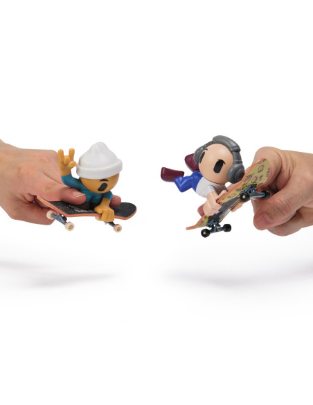 VV-6071061_20148775,Tech Deck Sk8 Crew Pachet 2 Seturi Plita Si Figurina 9.6cm Casca Alba Si Casti Gri