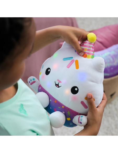 VV-6071152,Gabbys Dollhouse Plus Stralucitor Motanul Briosel 25cm