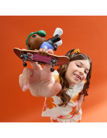 VV-6071054_20149434,Tech Dech Sk8 Crew Pachet Placa Si Figurina 9.6cm Casti Verzi