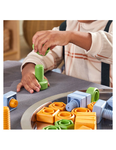 G300590,Suruburi si piulite, set de activitati cu 84 piese, Guidecraft