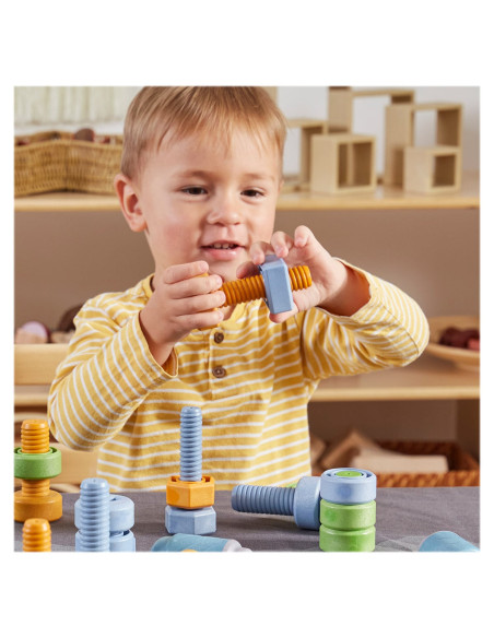 G300590,Suruburi si piulite, set de activitati cu 84 piese, Guidecraft