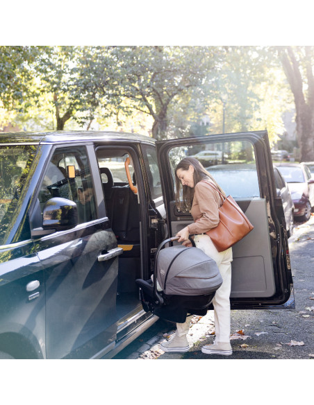 BB-C2304AACBN000,Joie - Scoica auto cu ISOFIX integrat Sprint Signature Carbon, nastere - 75 cm, testata inclusiv la impact late