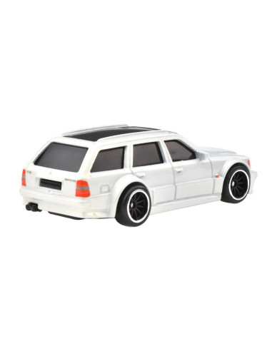 MTGJT68_HRT78,Hot Wheels Premium Boulevard Masinuta Metalica Mercedes Benz E 36 Amg Scara 1:64