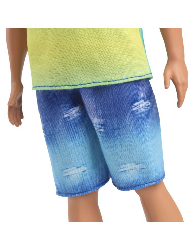 MTDWK44_HYV00,Barbie Papusa Baiat Fashionistas Brunet Cu Maiou Ombre Si Pantaloni Scurti De Blugi