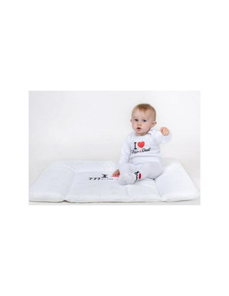 BN-28787,Saltea de infasat, New Baby, I love mum and dad, 50x70, Din material plastic rezistent la apa, Fara substante nocive, 0
