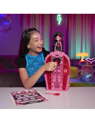 MTHYT72,Monster High Gradina De La Miezul Noptii Papusa Draculaura