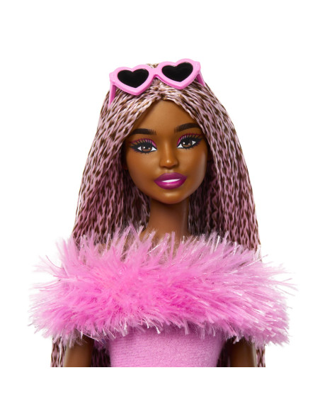 MTHYV28,Barbie Deluxe Style Papusa Barbie Cu Salopeta Roz Si Par Impletit