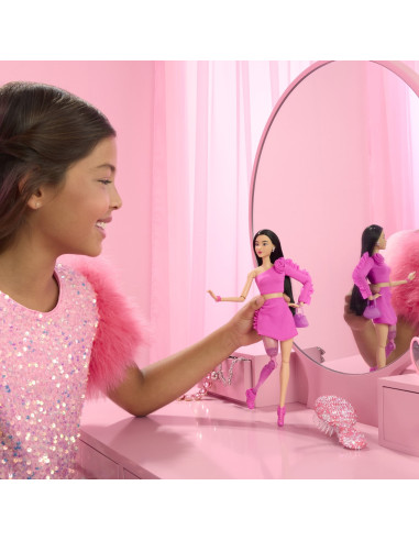 MTHYV26,Barbie Deluxe Style Papusa Barbie Bruneta Cu Picior Protetic
