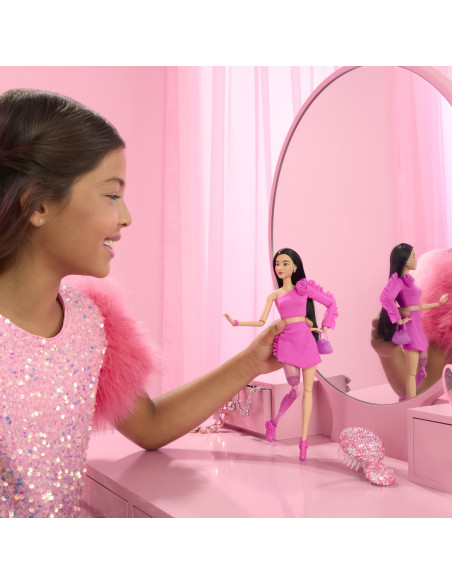 MTHYV26,Barbie Deluxe Style Papusa Barbie Bruneta Cu Picior Protetic