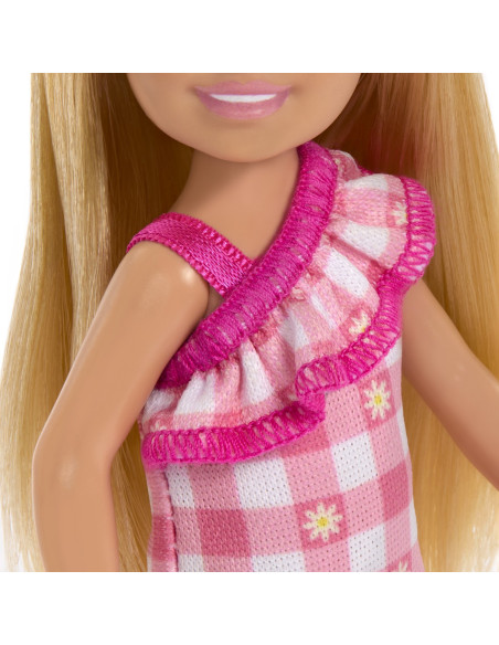 MTDWJ33_HXM95,Barbie Papusa Chelsea Blonda Cu Rochita Roz In Carouri