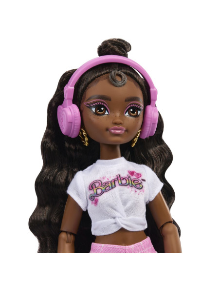 MTJFX97,Barbie Dream Besties Papusa Barbie Brooklyn Petrecere Pe Role