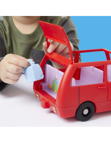 G0541,Peppa Pig Masina Familiei Peppa Cu Figurine