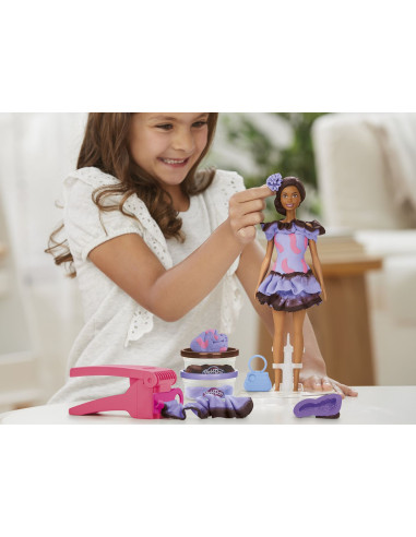 G1359,Play Doh Barbie Set Plastelina Barbie Fashionista Ruffles Creatii Vestimentare