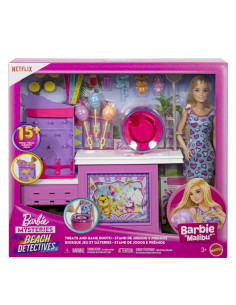 MTJFV67,Barbie Mysteries Detectivi Pe Plaja Set Cabina De Jocuri Si Papusa Barbie Malibu Cu Accesorii