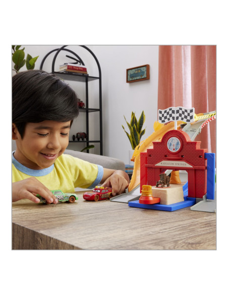 MTJFL57,Cars Race And Rescue Set De Joaca Curcuit De Salvare Si 3 Masinute Metalice