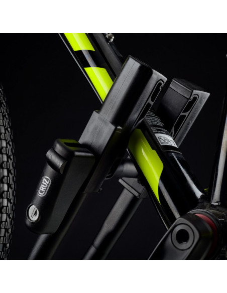 940-015,Suport biciclete Cruz Race Dark cu prindere pe bare transversale - Negru