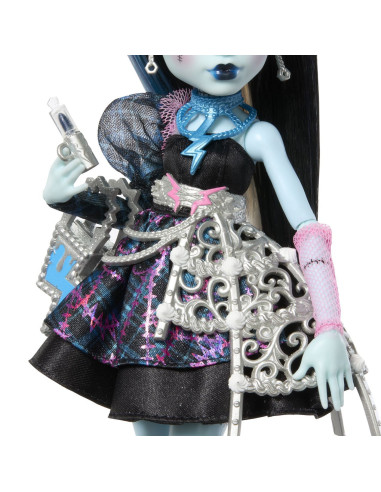 MTJBG75,Monster High Ziua De Nastere Dulce Si Infricosatoare Papusa Frankiestein Cu Accesorii