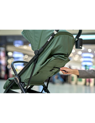 BN-LO-BESS_BEIGE_SAND,Carucior sport, Lionelo, Bess, Greutate 7.5 kg, Sustine 22 kg, 6 luni+, Capotina impermeabila si protectie