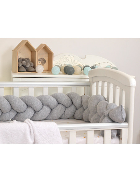 Protectie laterala patut bebe, Bumper impletit, Inchidere