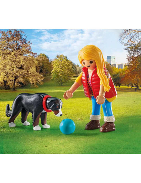 PM71738,Playmobil - Figurina femeie cu animalut de colectie caine de Munte