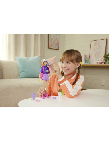 MTJJV59,Barbie Family And Friends Set Papusa Barbie Malibu Si Accesorii Aventuri In Aer Liber