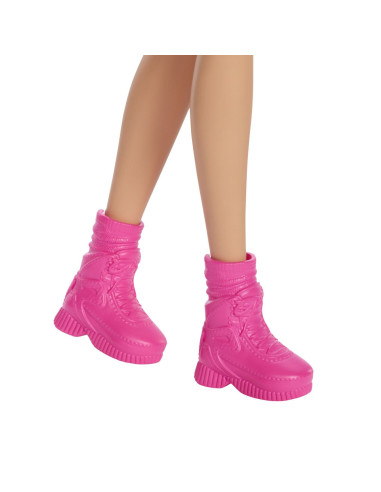 MTJJV59,Barbie Family And Friends Set Papusa Barbie Malibu Si Accesorii Aventuri In Aer Liber