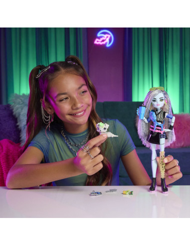 MTJHK31,Monster High Papusa Frankie Stein Cu Accesorii