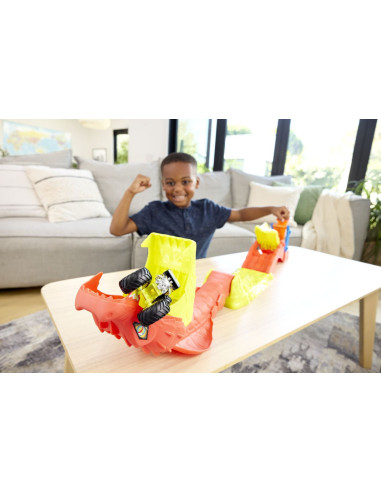 MTJJN44,Hot Wheels Monster Truck Set De Joaca Pista Invinge Sarpele Urias Cu Masinuta Bone Shaker Inclusa
