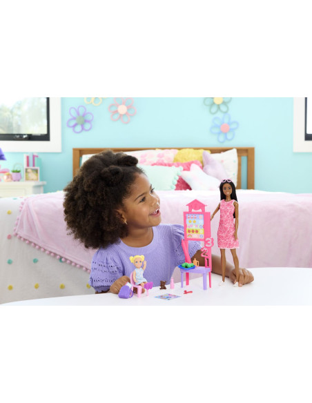 MTJCR71_JMK17,Barbie Set De Joaca Papusa Barbie Bruneta Mulatra Face Cariera Profesoara