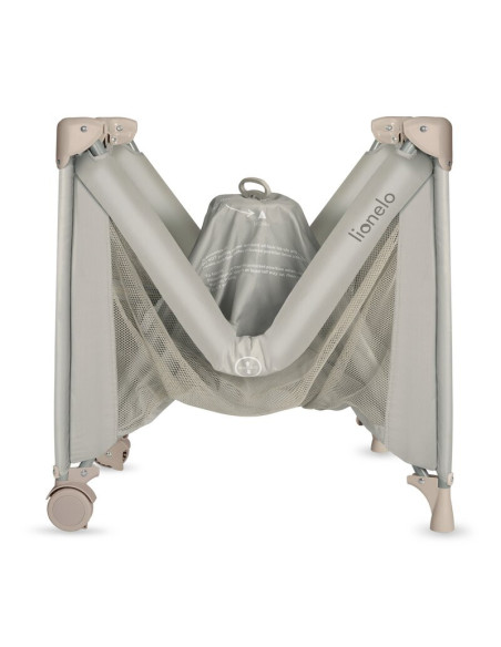 BN-LO-AMELIE_BEIGE_SAND,Patut pliant, Lionelo, Amelie, Cu intrare laterala, 100.5×70.5 cm, Include salteluta, roti, geanta pentr