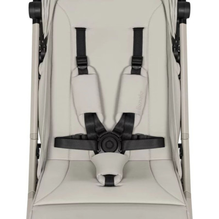 BN-LO-CLOE_PLUS_BEIGE_SAND,Carucior sport, Lionelo, Cloe Plus, Cu accesorii, Cadru din aluminiu, Pana la 22 kg, Usor, Pliere com