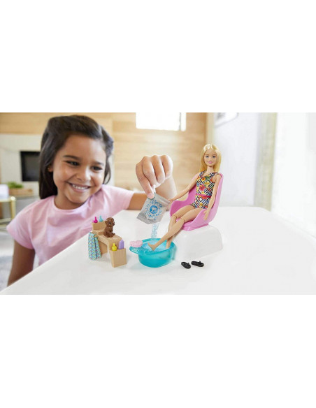 Barbie Set Cu Papusa La Salonul De Manichiura,MTGHN07