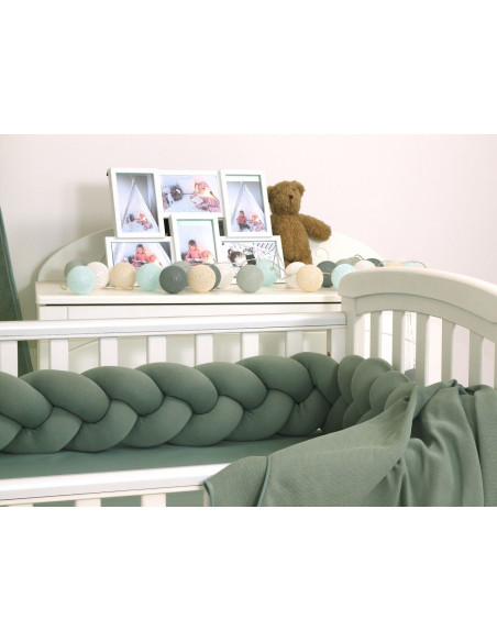 Protectie laterala patut bebe, Bumper impletit, Inchidere