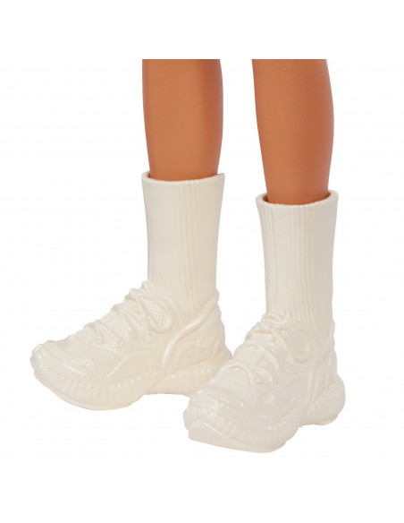 Papusa Baiat Fashionistas Sport Cu Bluza De Trening
