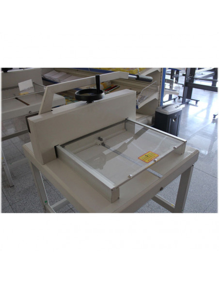 Ghilotina manuala profesionala UNITEC 4305,F4305