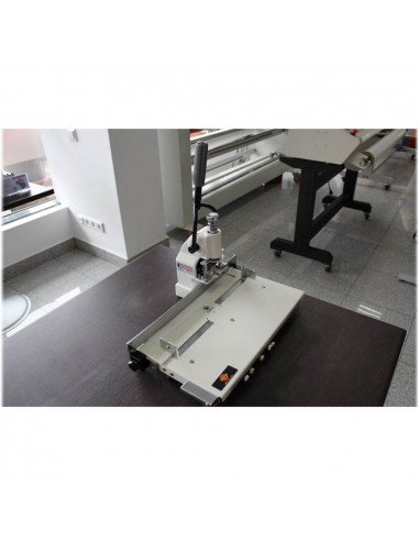 Echipament manual profesional de gaurit hartia cu 1 burghiu SPC Echipament manual profesional de gaurit hartia cu 1 burghiu SPC